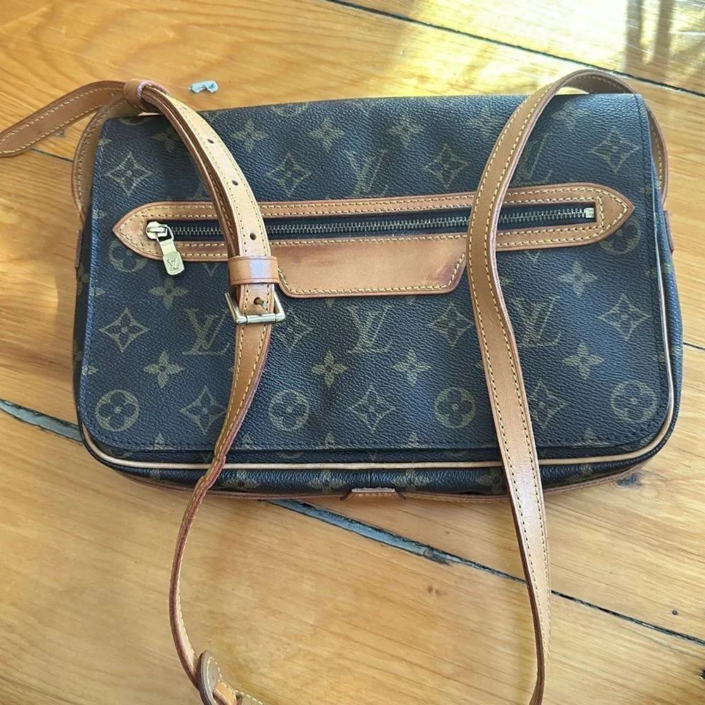 Authentic Vintage Louis Vuitton Saint Germain 28 - Picture 1 of 16